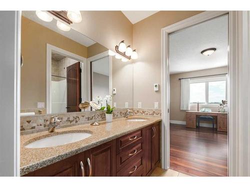 227 Aspen Ridge Place Sw, Calgary, AB - Indoor Photo Showing Bathroom