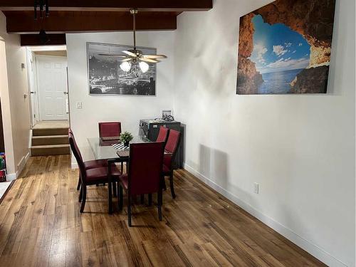 4604-14 Street Nw, Calgary, AB - Indoor Photo Showing Dining Room