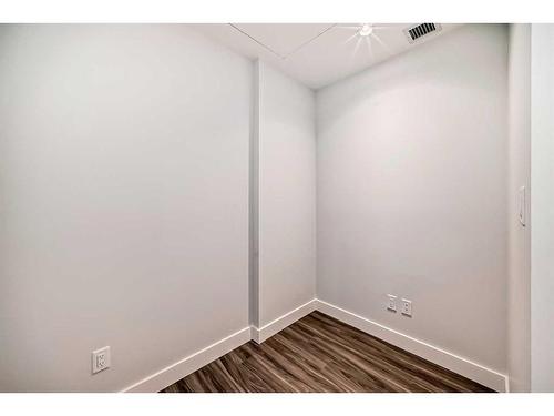 501-530 3 Street Se, Calgary, AB - Indoor Photo Showing Other Room