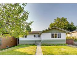 407 Tache Avenue NW Calgary, AB T2K 3R6