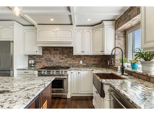 311 Hawkland Place Nw, Calgary, AB - Indoor Photo Showing Kitchen With Stainless Steel Kitchen With Upgraded Kitchen