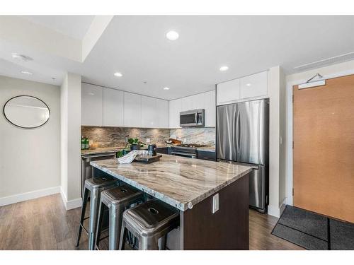 509-560 6 Avenue Se, Calgary, AB - Indoor Photo Showing Kitchen With Upgraded Kitchen