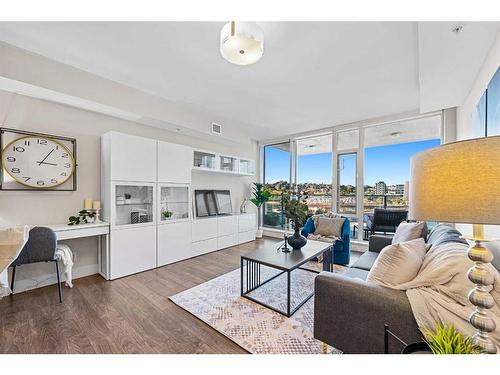 509-560 6 Avenue Se, Calgary, AB - Indoor Photo Showing Living Room