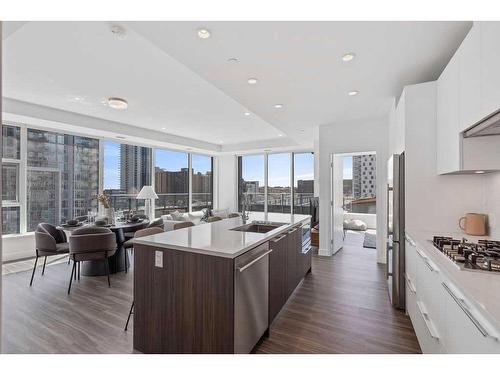 1806-530 3 Street Se, Calgary, AB - Indoor Photo Showing Kitchen With Upgraded Kitchen