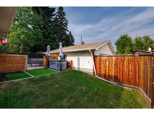 243 Cedarbrae Crescent Sw, Calgary, AB - Outdoor With Backyard