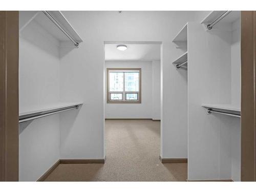 1504-210 15 Avenue Se, Calgary, AB - Indoor With Storage