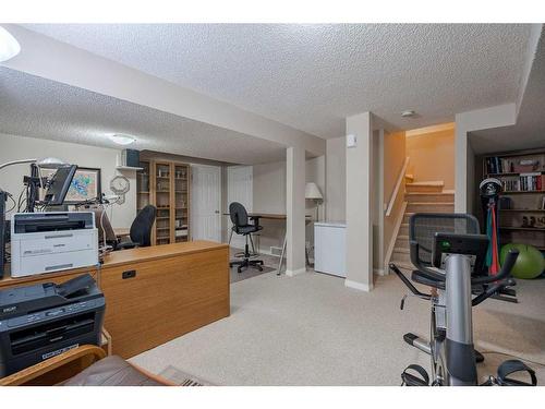 94 Cougar Plateau Way Sw, Calgary, AB - Indoor