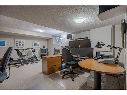 94 Cougar Plateau Way Sw, Calgary, AB - Indoor