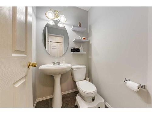 256 Oakmere Place, Chestermere, AB - Indoor Photo Showing Bathroom