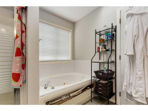 256 Oakmere Place, Chestermere, AB - Indoor Photo Showing Bathroom