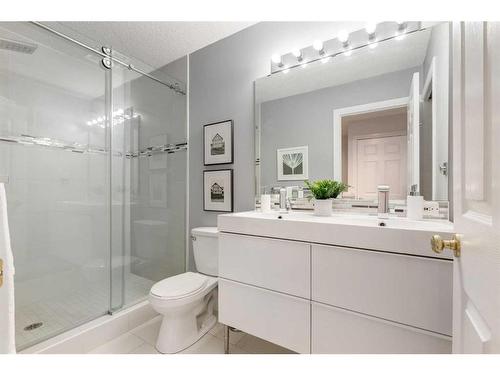 223-527 15 Avenue Sw, Calgary, AB - Indoor Photo Showing Bathroom