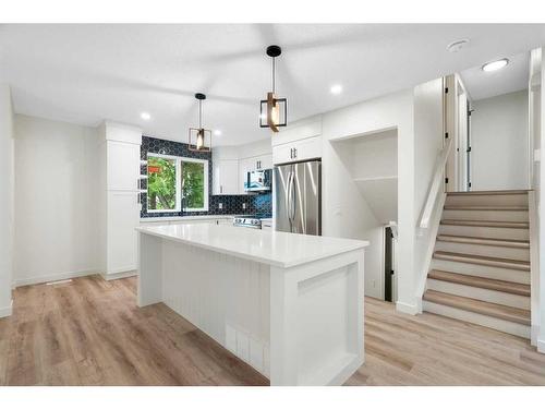 5731 Dalhousie Drive Nw, Calgary, AB - Indoor Photo Showing Kitchen With Upgraded Kitchen