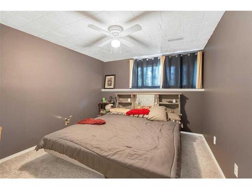 163052 Hwy 845, Rural Vulcan County, AB - Indoor Photo Showing Bedroom