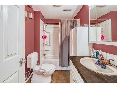 163052 Hwy 845, Rural Vulcan County, AB - Indoor Photo Showing Bathroom