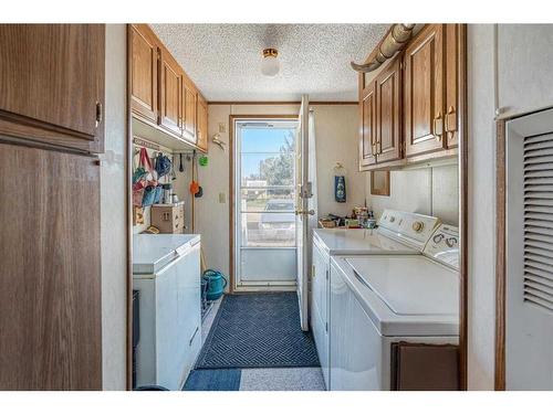 163052 Hwy 845, Rural Vulcan County, AB - Indoor Photo Showing Laundry Room