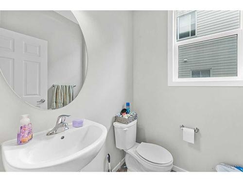 178 Cityside Grove Ne, Calgary, AB - Indoor Photo Showing Bathroom