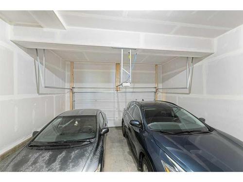 178 Cityside Grove Ne, Calgary, AB - Indoor Photo Showing Garage