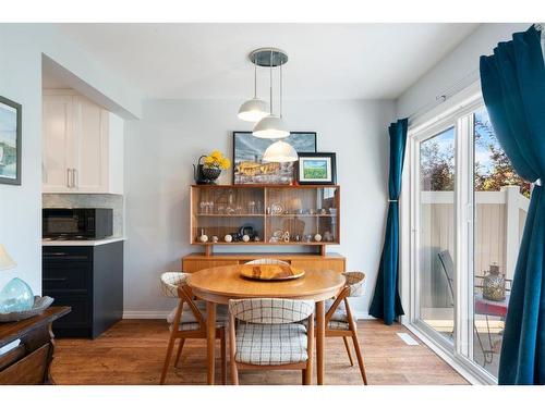 15 Royal Birch Mount Nw, Calgary, AB - Indoor Photo Showing Dining Room