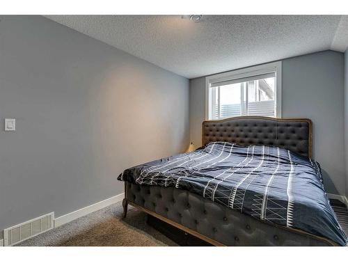 3105 A & B, 3107 A & B 38 Street Sw, Calgary, AB - Indoor Photo Showing Bedroom