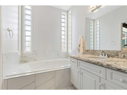 38 Edgevalley Manor Nw, Calgary, AB - Indoor Photo Showing Bathroom