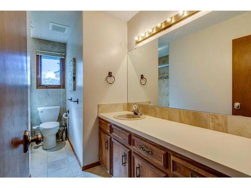 23 Bow Village Crescent Nw, Calgary, AB - Indoor Photo Showing Bathroom