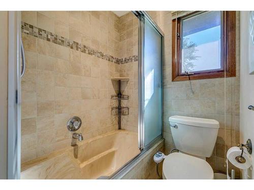 23 Bow Village Crescent Nw, Calgary, AB - Indoor Photo Showing Bathroom