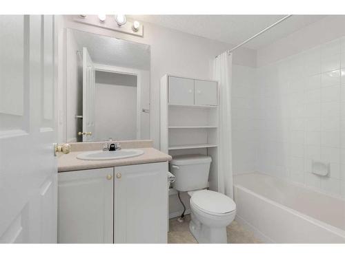 418-2000 Somervale Court Sw, Calgary, AB - Indoor Photo Showing Bathroom