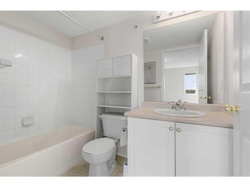 418-2000 Somervale Court Sw, Calgary, AB - Indoor Photo Showing Bathroom