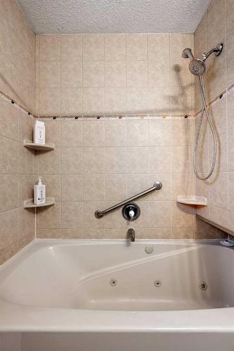 348 Weddenburn Road Se, Calgary, AB - Indoor Photo Showing Bathroom