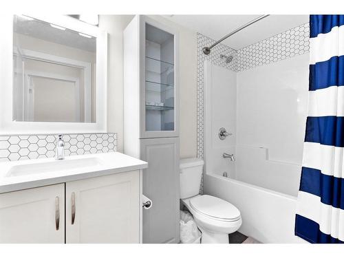 6 Coutts Close, Olds, AB - Indoor Photo Showing Bathroom