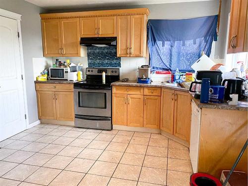 112 Sierra Place, Olds, AB - Indoor Photo Showing Kitchen