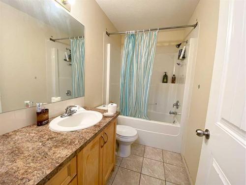 112 Sierra Place, Olds, AB - Indoor Photo Showing Bathroom