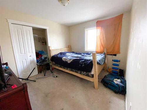 112 Sierra Place, Olds, AB - Indoor Photo Showing Bedroom