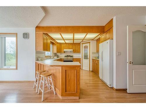 16 Hamptons Heath Nw, Calgary, AB - Indoor Photo Showing Kitchen