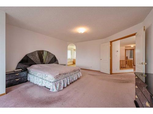 16 Hamptons Heath Nw, Calgary, AB - Indoor Photo Showing Bedroom