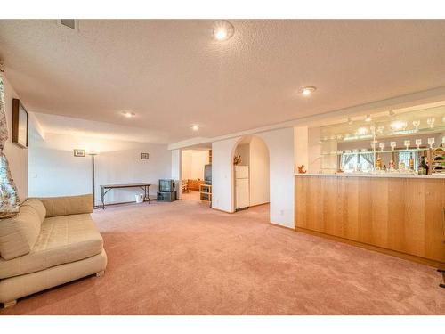 16 Hamptons Heath Nw, Calgary, AB - Indoor Photo Showing Living Room