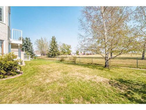 16 Hamptons Heath Nw, Calgary, AB - Outdoor