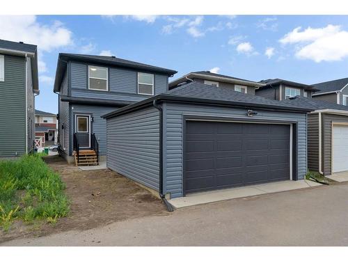 105 Midtown Close Sw, Airdrie, AB - Outdoor