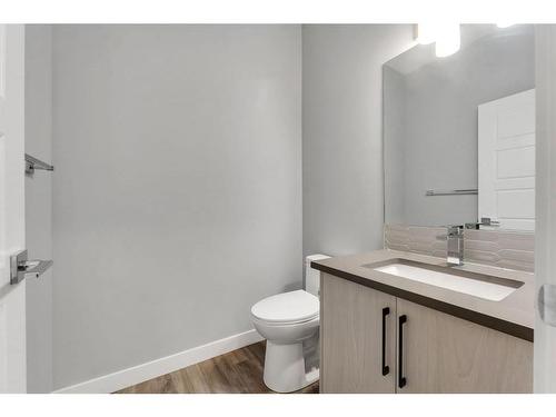 105 Midtown Close Sw, Airdrie, AB - Indoor Photo Showing Bathroom