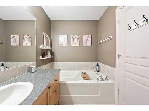 3-440 11 Avenue Ne, Calgary, AB - Indoor Photo Showing Bathroom