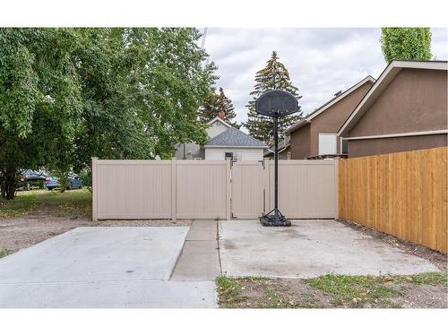 4822 1 Street Sw, Calgary, AB - Outdoor