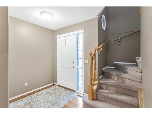 168 Bridlepost Green Sw, Calgary, AB - Indoor Photo Showing Other Room