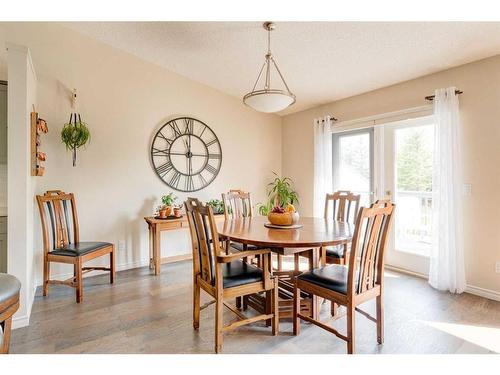 160 Valley Ridge Heights Nw, Calgary, AB - Indoor Photo Showing Dining Room