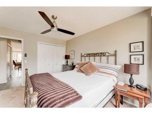 160 Valley Ridge Heights Nw, Calgary, AB - Indoor Photo Showing Bedroom