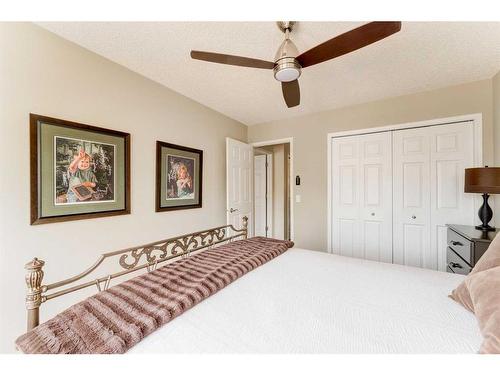 160 Valley Ridge Heights Nw, Calgary, AB - Indoor Photo Showing Bedroom