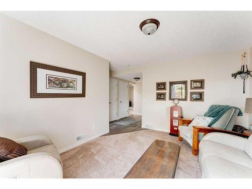 160 Valley Ridge Heights Nw, Calgary, AB - Indoor Photo Showing Living Room