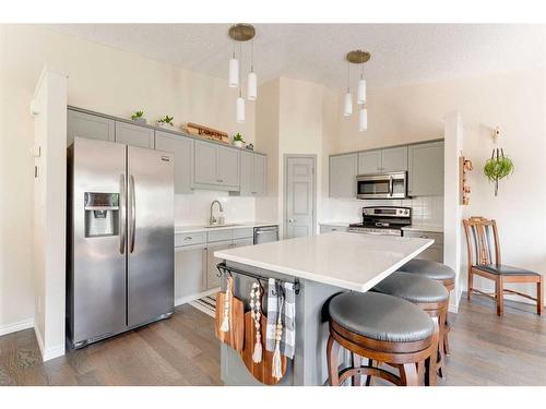 160 Valley Ridge Heights Nw, Calgary, AB - Indoor Photo Showing Kitchen