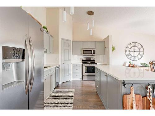 160 Valley Ridge Heights Nw, Calgary, AB - Indoor Photo Showing Kitchen With Upgraded Kitchen