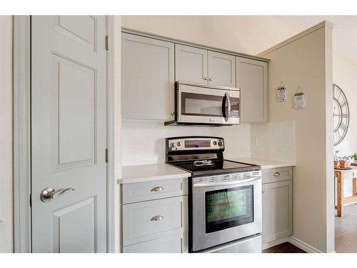 160 Valley Ridge Heights Nw, Calgary, AB - Indoor Photo Showing Kitchen