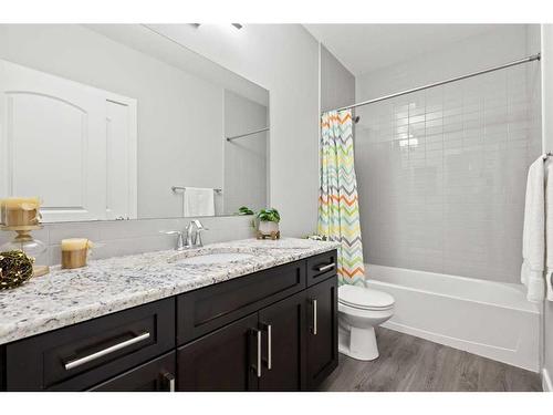 566 Silverado Boulevard Sw, Calgary, AB - Indoor Photo Showing Bathroom